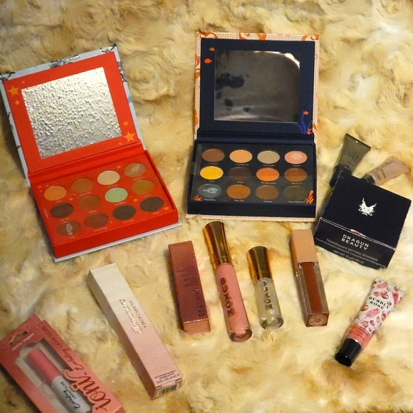 Buxom Other - Huge highend makeup bundle